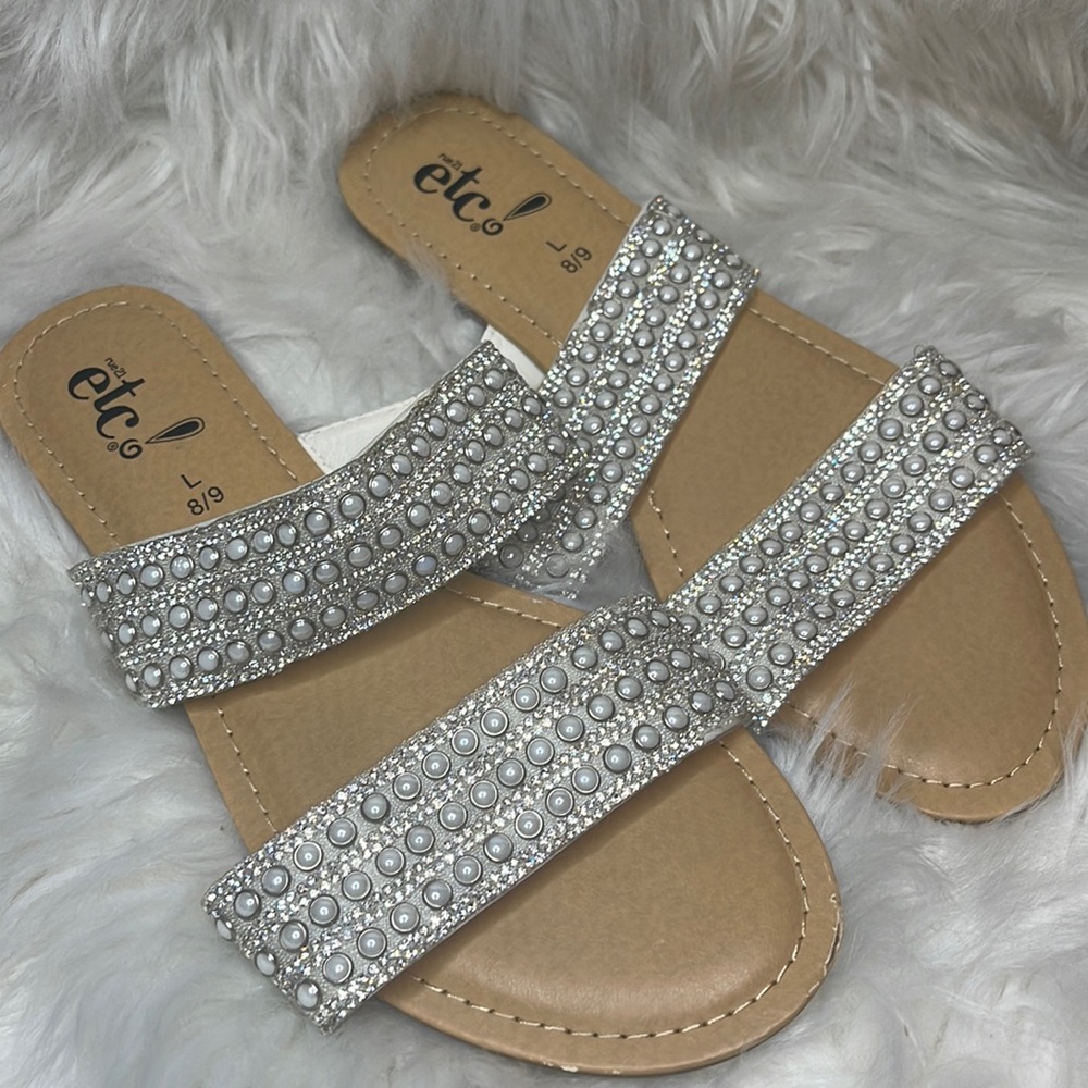 Pearl rhinestone flats